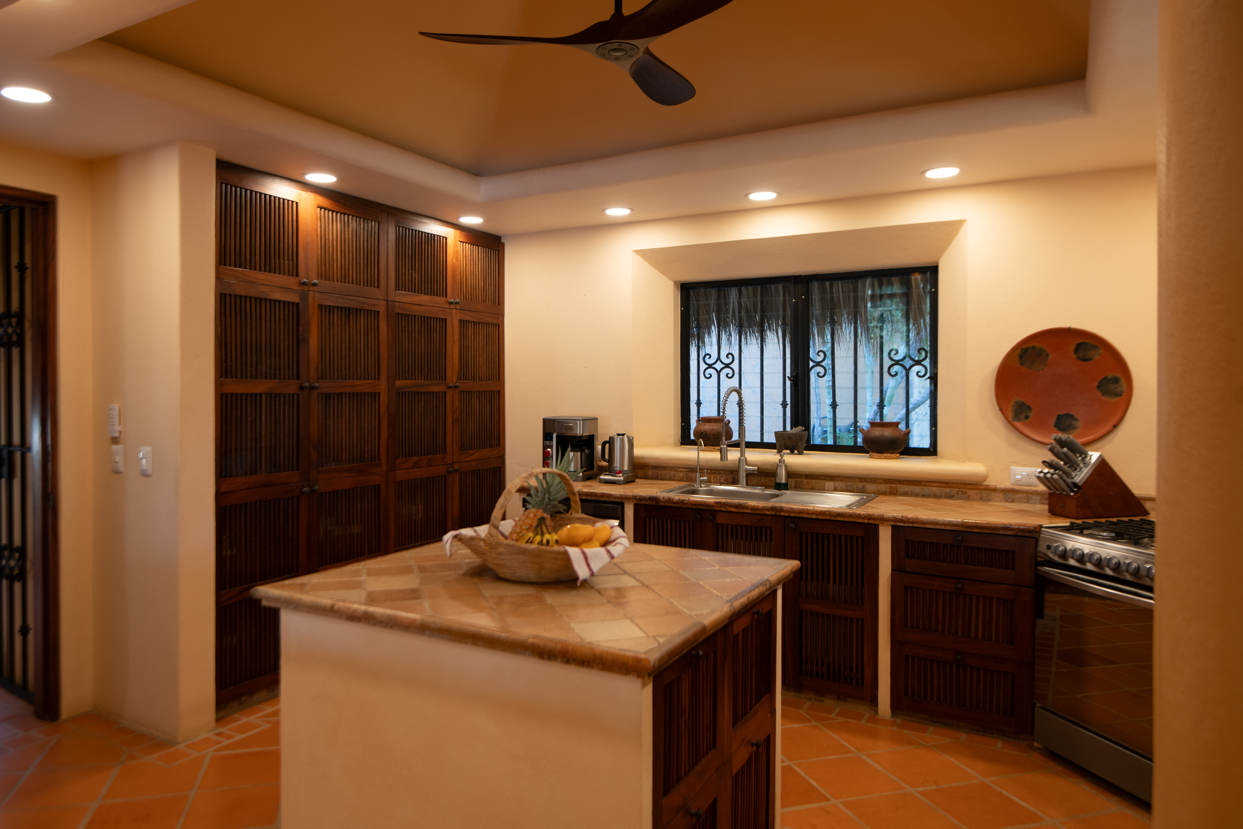 Spacious 4-Bedroom Villa with Pool & Ocean Views in La Punta