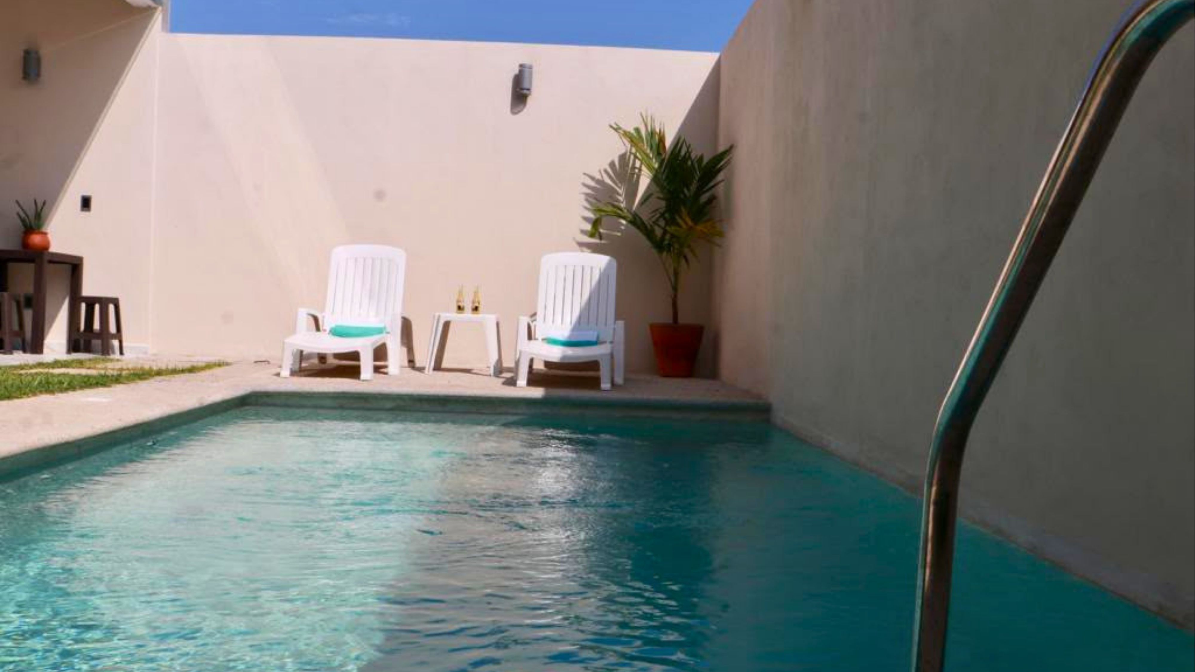 Modern house with private pool - 10 minutes walk from the beach