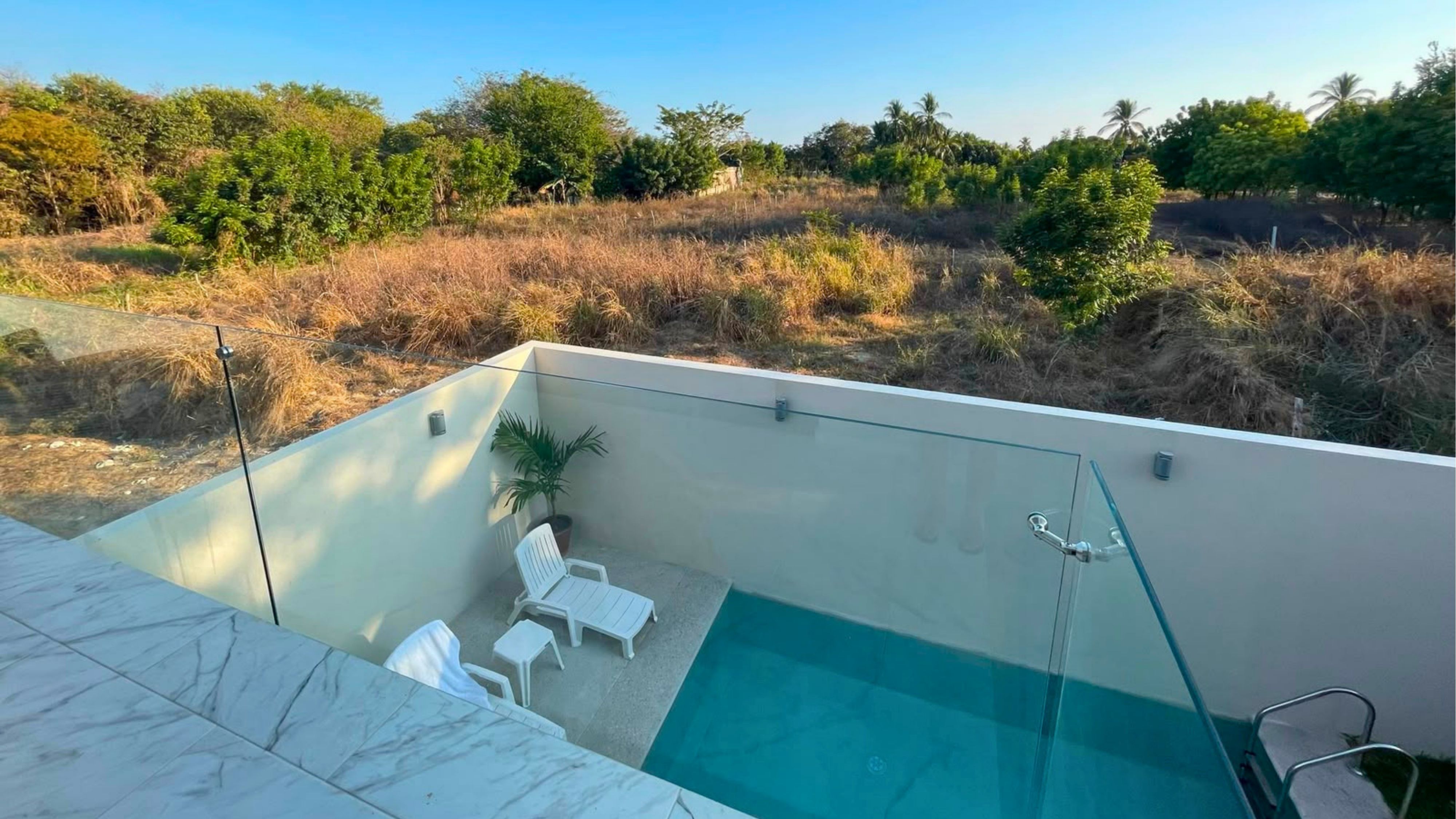 Modern house with private pool - 10 minutes walk from the beach