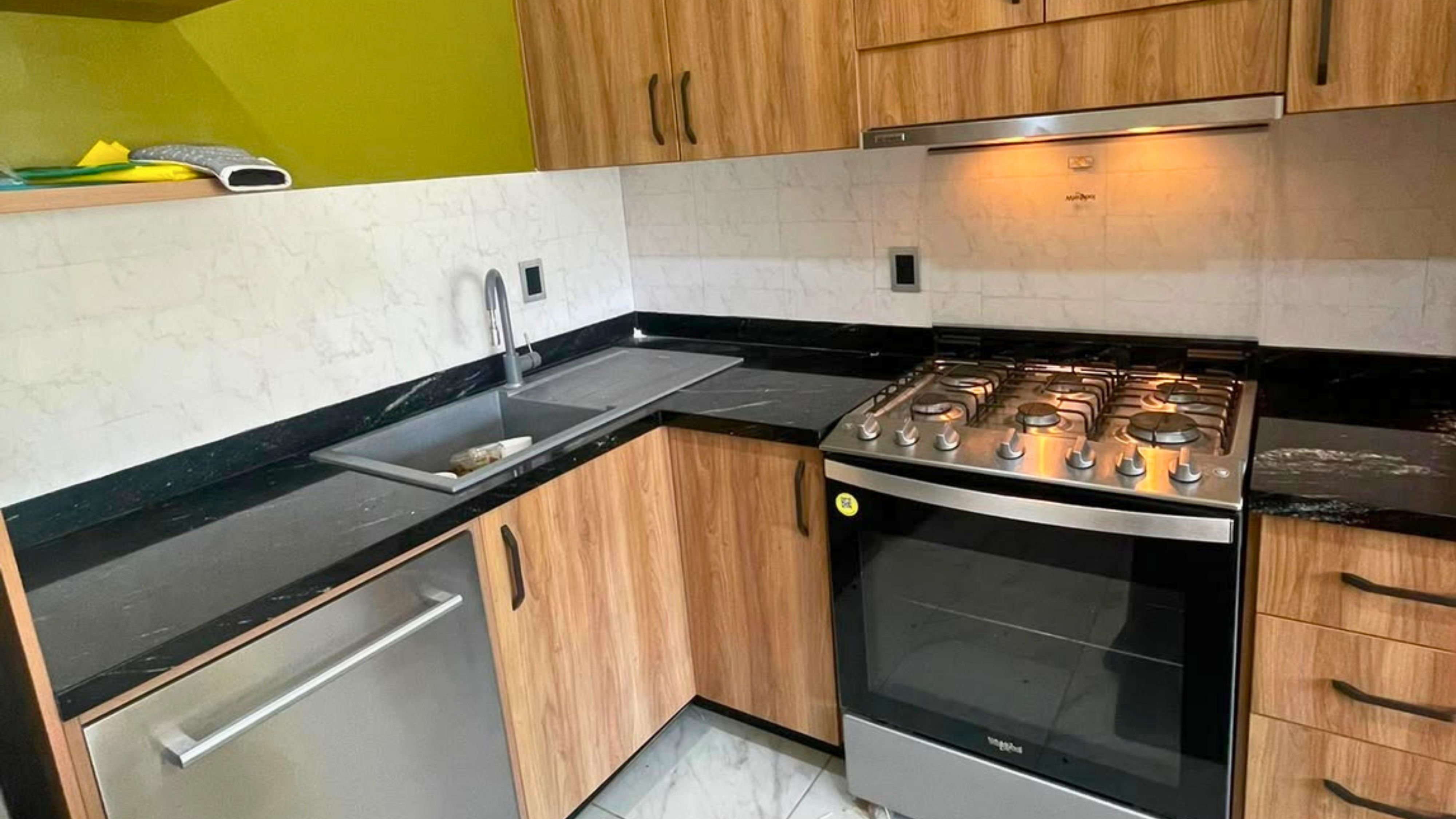 Modern house with private pool - 10 minutes walk from the beach